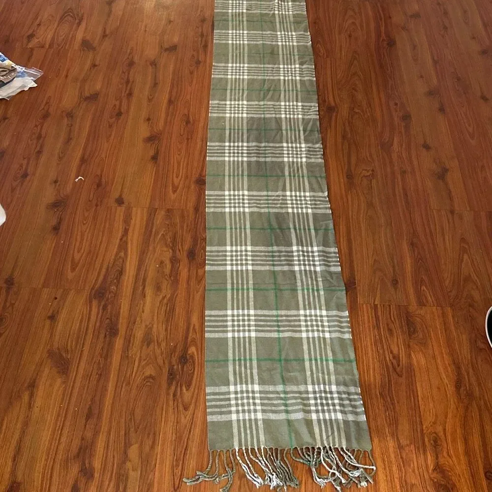 100% cashmere green scarf made in Scotland